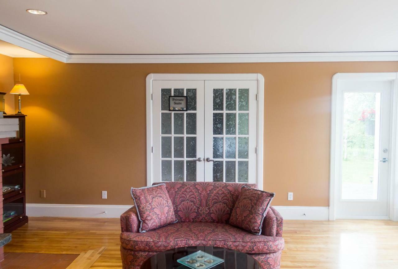 Fox Point Inn Parrsboro Экстерьер фото