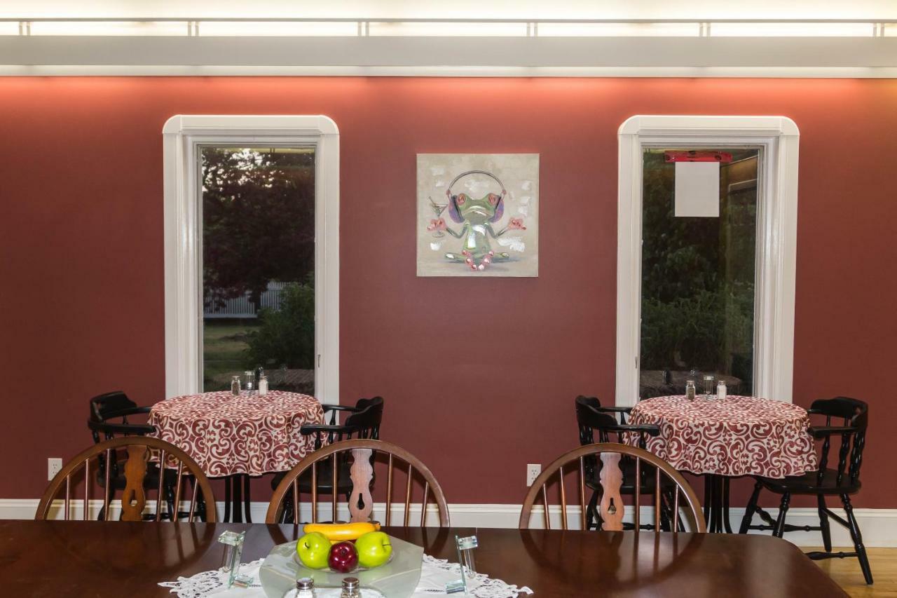 Fox Point Inn Parrsboro Экстерьер фото