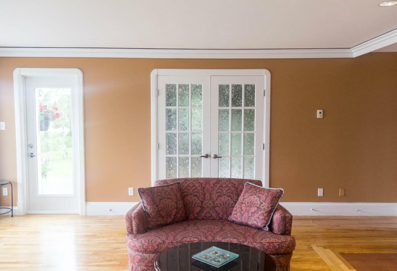 Fox Point Inn Parrsboro Экстерьер фото