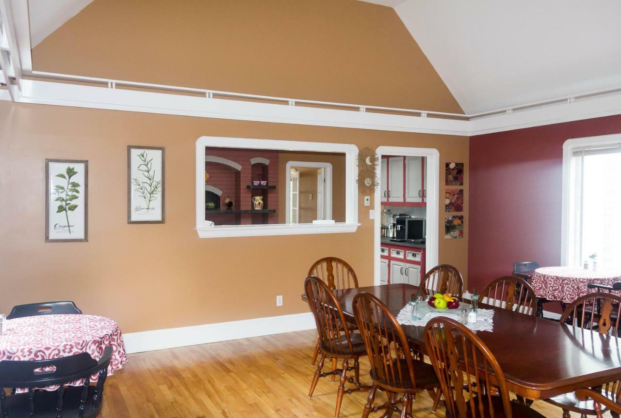 Fox Point Inn Parrsboro Экстерьер фото